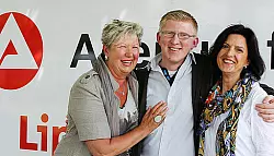 Viele Chancen f&uuml;r M&auml;nner in der Altenpflege - &copy; Lippe