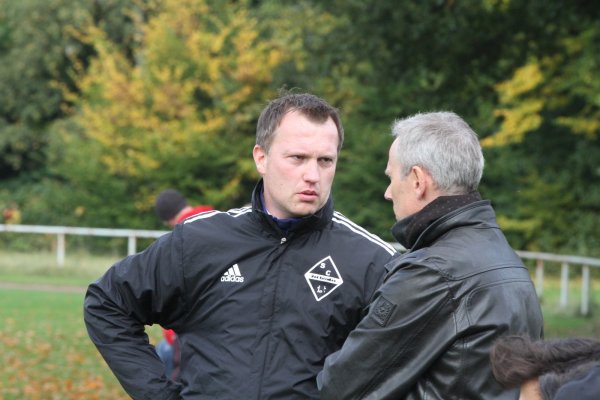 <p>Carsten Skarupke (links) will mit SuS Pivitsheide aufsteigen.</p> 
- © Sebastian Lucas