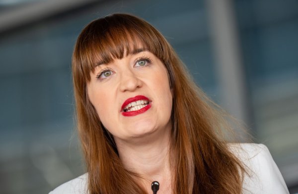 Die Linksfraktion hat Heidi Reichinnek für das Gremium nominiert, das die Arbeit der Geheimdienste kontrolliert. (Archivfoto) - © Michael Kappeler/dpa