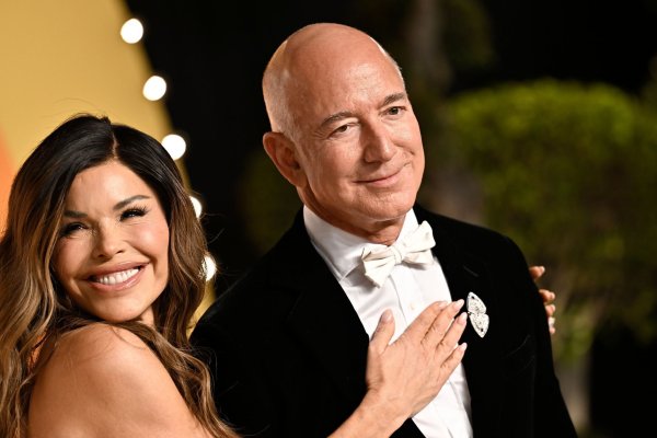 Der Amazon-Gründer und die Journalistin wollen mit etwa 200 Gästen feiern. (Archivbild) - © Evan Agostini/Invision/dpa