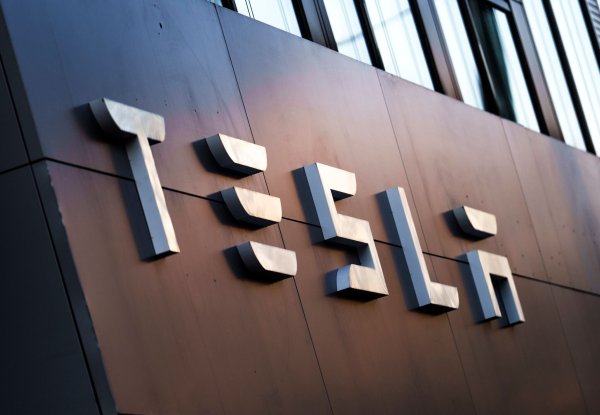 Tesla startet seinen lange angekündigten Robotaxi-Dienst. - © Andreas Arnold/dpa
