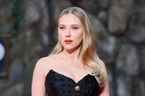 Die Bedingungen beim Dreh seien teilweise sehr herausfordernd gewesen, so Johansson. (Bild von der Deutschland-Premiere am 18. Juni). - © Annette Riedl/dpa