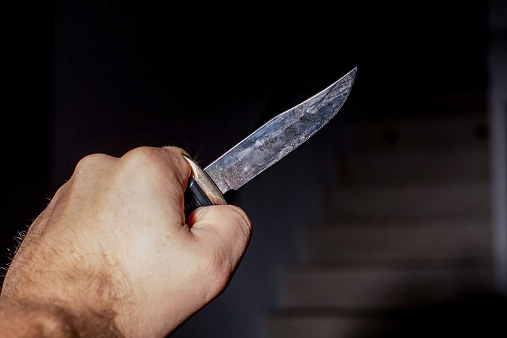 Im Kreis Lippe zückte ein Täter ein Messer. Ein junger Mann ließ sich nicht abschrecken. - © picture alliance / Fotostand