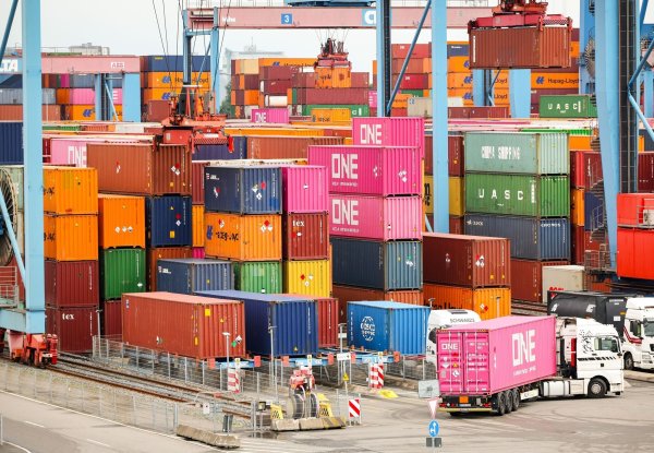 Die deutsche Wirtschaft hat im August saison- und kalenderbereinigt ein Exportplus von 1,3 Prozent im Vergleich zum Juli verbucht. - © Christian Charisius/dpa