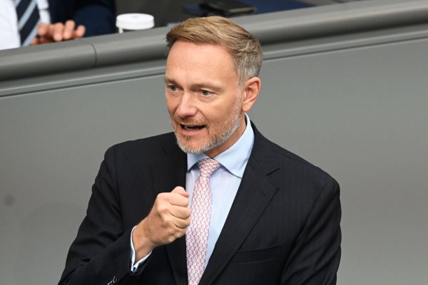 Die deutsche Politik fessele die Wirtschaft, sagt Lindner. (Archivbild) - © Anna Ross/dpa