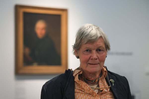 Marie-Louise Gräfin von Plessen macht darauf aufmerksam, dass der Krieg in Gaza, im Libanon und in der Ukraine auch mit der Zerstörung von Kunst und Kultur verbunden ist. - © Oliver Berg/dpa