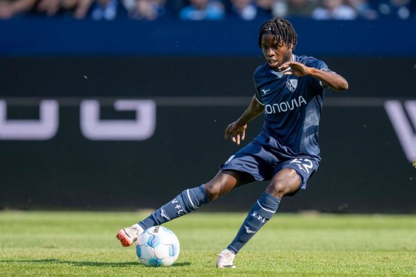 Aus disziplinarischen Gründen derzeit außen vor: Bochums Aliou Baldé. - © David Inderlied/dpa