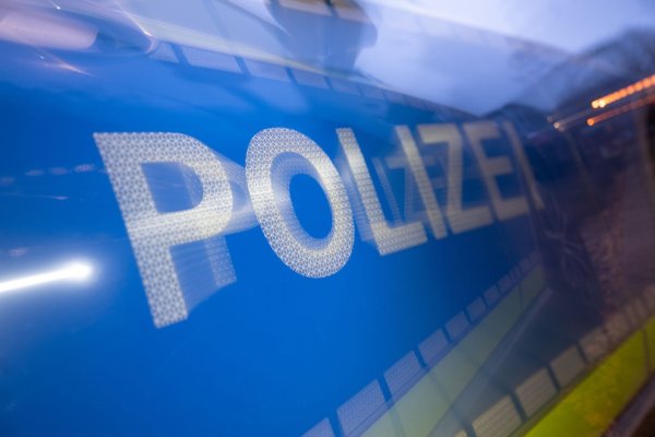 Nach Schüssen auf eine Bar: 25-Jähriger unter Verdacht des versuchten Mordes. - © Marijan Murat/dpa