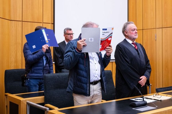 Die Verteidigung der Angeklagten hat auf Freispruch plädiert (Archivbild). - © Guido Kirchner/dpa