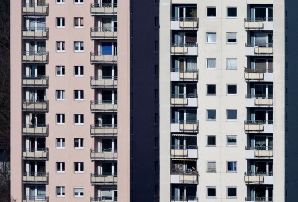 Mehr als die Hälfte der Bevölkerung in Deutschland wohnt zur Miete. (Archivbild) - © Marijan Murat/dpa