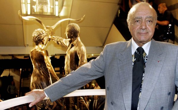 Seinem Sohn Dodi und dessen Partnerin Diana errichtete Mohamed Al-Fayed ein Denkmal. (Archivbild) - © epa Parsons/epa/dpa