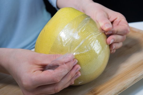 Pomelo - © Foto: Karolin Krämer/dpa-tmn