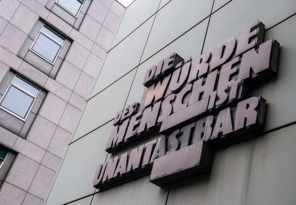 Landgericht Frankfurt am Main - © Foto: Boris Roessler/dpa