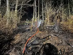 200 Quadratmeter Wald wurden durch das Feuer vernichtet. - &copy; Feuerwehr Kalletal/Horst Brinkmann