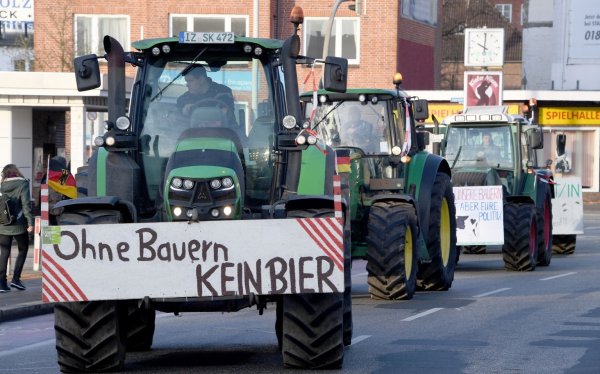 Bauernproteste - © Foto: Carsten Rehder/dpa