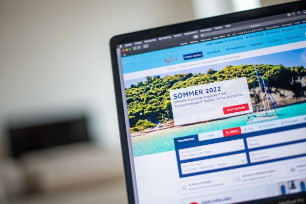 Sommerangebote kommen mit Rabatten daher - © Foto: Zacharie Scheurer/dpa-tmn