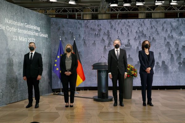 - © Carsten Koall/dpa