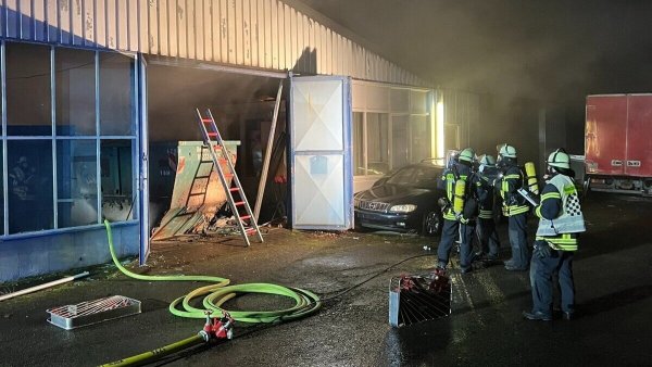 Die Feuerwehr ist am späten Donnerstagabend in die Lagesche Straße ausgerückt. - © Feuerwehr Lemgo
