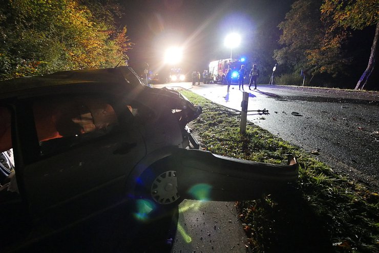 Verhängnisvolle Kurve: Erneut ist in Schönemark auf der B239 ein schwerer Verkehrsunfall - diesmal mit tödlichem Ausgang - passiert. - © Jost Wolf