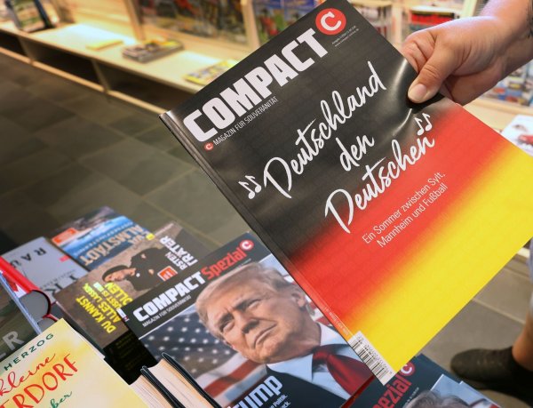 Im Handel ist «Comapct» nicht mehr zu finden. Droht auch Besitzern des Magazins eine Strafe? - © Karl-Josef Hildenbrand/dpa