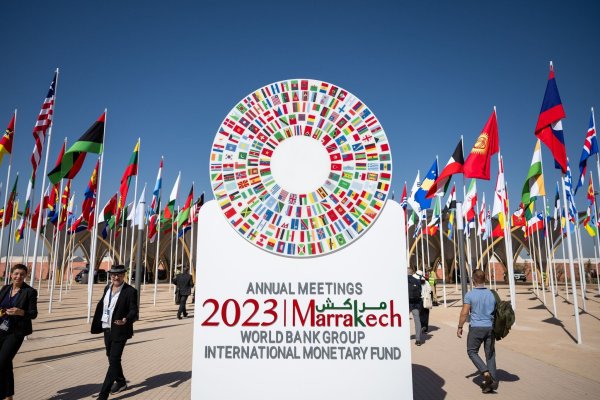 Gipfeltreffen in Marokko: Bei ihrer Jahrestagung in Marrakesch gaben die Anteilseigner der Entwicklungsbank ein neues Leitbild. - © Christophe Gateau/dpa