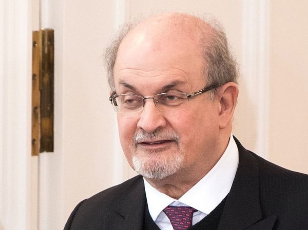 Der Schriftsteller Salman Rushdie wird am 22. Oktober mit dem Friedenspreis des Deutschen Buchhandels ausgezeichnet. - © Bernd von Jutrczenka/dpa