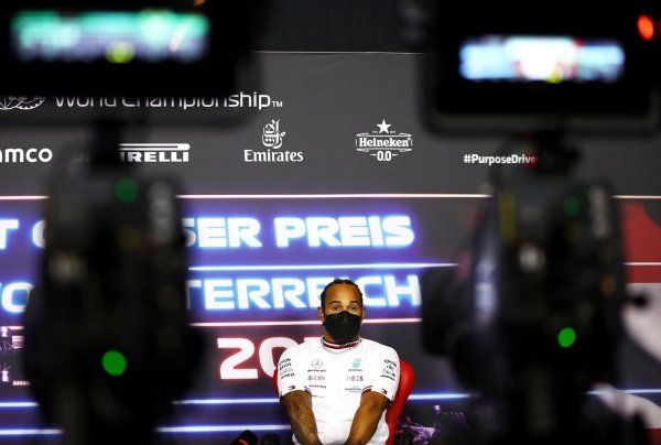 Lewis Hamilton - © Foto: Bryn Lennon/Pool Getty Images/AP/dpa