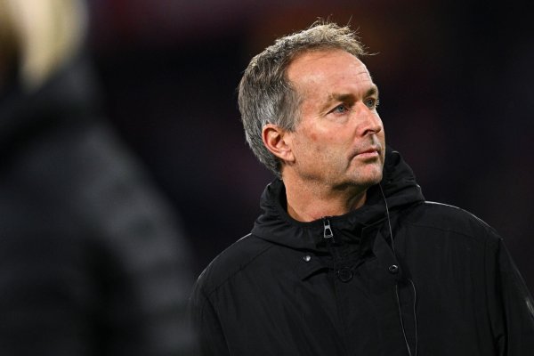 Freut sich auf das Wiedersehen mit Eriksen: Leverkusens Coach Kasper Hjulmand (Archivbild) - © Tom Weller/dpa