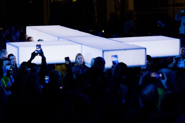 Bei «Die Passion» wurde stets ein großes Kreuz durch Innenstädte getragen - 2026 wird es nicht der Fall sein. (Archivbild) - © Rolf Vennenbernd/dpa