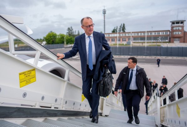 CDU-Chef Friedrich Merz steht vor seiner bislang längsten Auslandsreise als Bundeskanzler. (Archivbild) - © Michael Kappeler/dpa