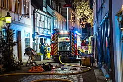 Die Feuerwehr konnte zwei Menschen retten. - &copy; FREITAG-TV