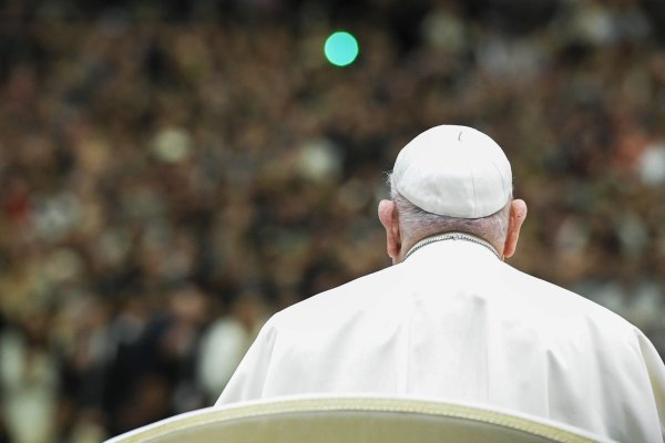 Papst Franziskus äußert Sorge über einen neuen Weltkrieg. - © Vatican Media/IPA via ZUMA Press/dpa