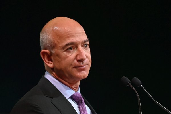 Amazon-Gründer Jeff Bezos hat Blue Origin im Jahr 2000 gegründet. - © Paul Ellis/PA Wire/dpa