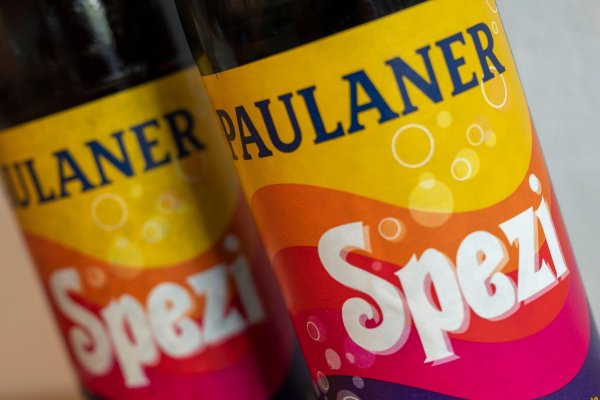 Paulaner will seine Spezi-Marke schützen und verklagt darum Berentzen. - © Lennart Preiss/dpa