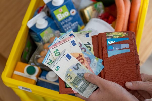 Die Inflationsrate in NRW lag im Dezember höher als in den Vormonaten. (Symbolbild) - © Hendrik Schmidt/dpa