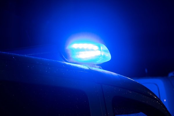 In der Nacht zum Donnerstag kam es in NRW glättebedingt zu mehreren Unfällen. (Symbolbild) - © Sarah Knorr/dpa