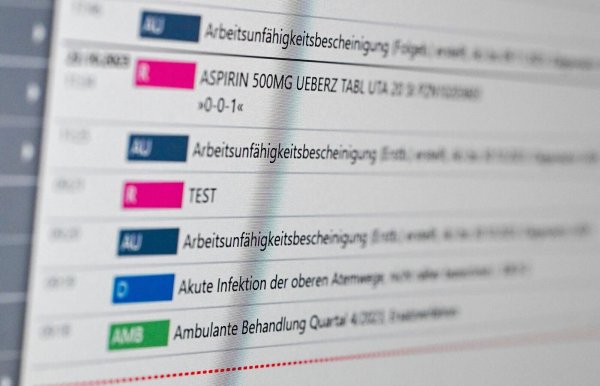 E-Patientenakte - © Jens Kalaene/dpa