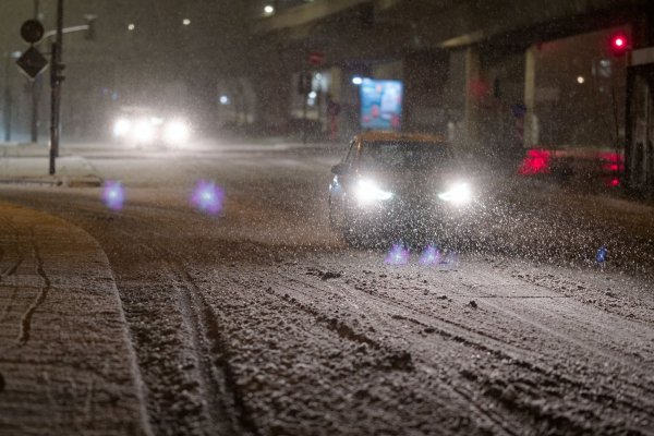 In Nordrhein-Westfalen und anderen Bundesländern wird für Donnerstag Neuschnee erwartet. - © Henning Kaiser/dpa