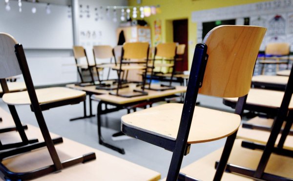 Der Lehrermangel ist in NRW nach wie vor ein großes Problem. (Symbolbild) - © Caroline Seidel-Dißmann/dpa