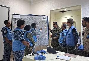 Bild zu Augustdorfer Oberstleutnant &uuml;bt im malaysischen Dschungel