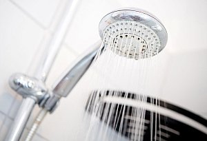 Dusche - Hauke-Christian Dittrich/dpa