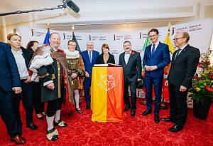 Festakt "50 Jahre Kreis Lippe - 900 Jahre Lippe" im Landestheater Detmold