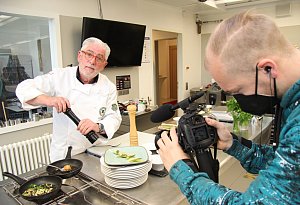 Am Samstag heißt es Kamera ab für die zweite Live-Kochshow