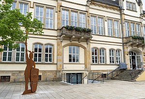 Hier stehen die "Herm&auml;nner"