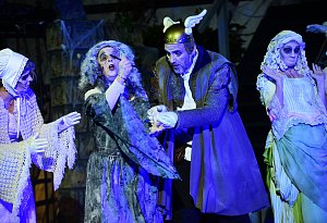 "The Addams Family" auf der Freilichtb&uuml;hne Bellenberg