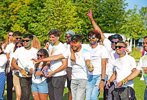 Holi Open Air auf der Campuswiese