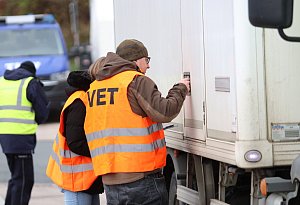 Großkontrolle auf der Autobahn