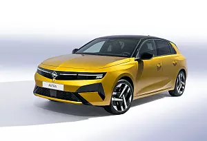 Bild zu Leuchtblitz inklusive: Opel Astra ab Januar mit Facelift