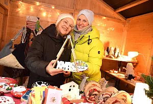 Bild zu Regenschauer beim Bergstadt-Advent in Oerlinghausen