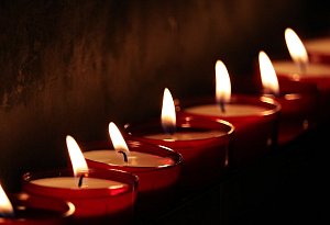 tea-lights-2223898 - Symbolbild: Pixabay